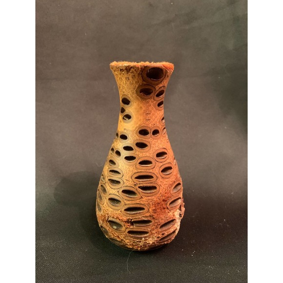 Vase - small - Banksia Nut - Picture 5 of 8